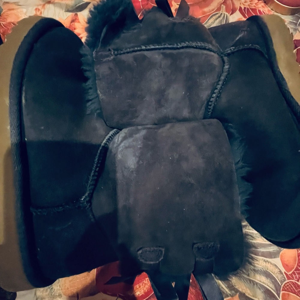 Size 3 UGG children's Bailey Boots